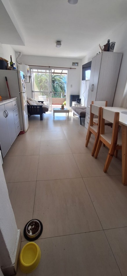 DEPARTAMENTO EN PH DE 2 AMBIENTES CON BALCON TERRAZA Y COCHERA.