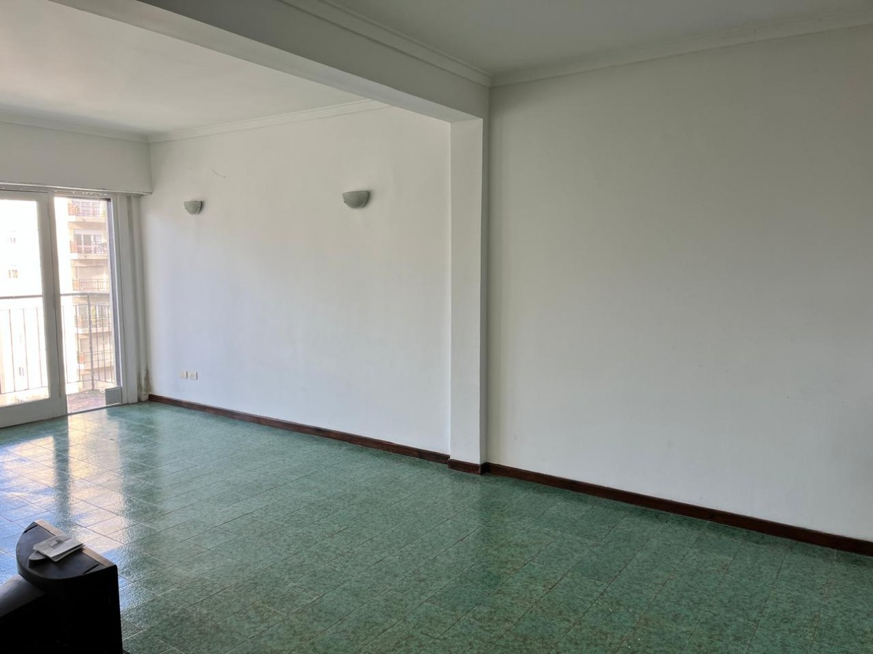 DEPARTAMENTO 2 AMBIENTES A LA VENTA CENTRO