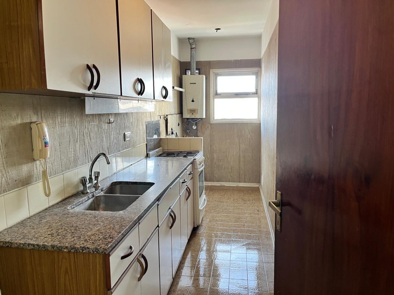 DEPARTAMENTO 2 AMBIENTES A LA VENTA CENTRO